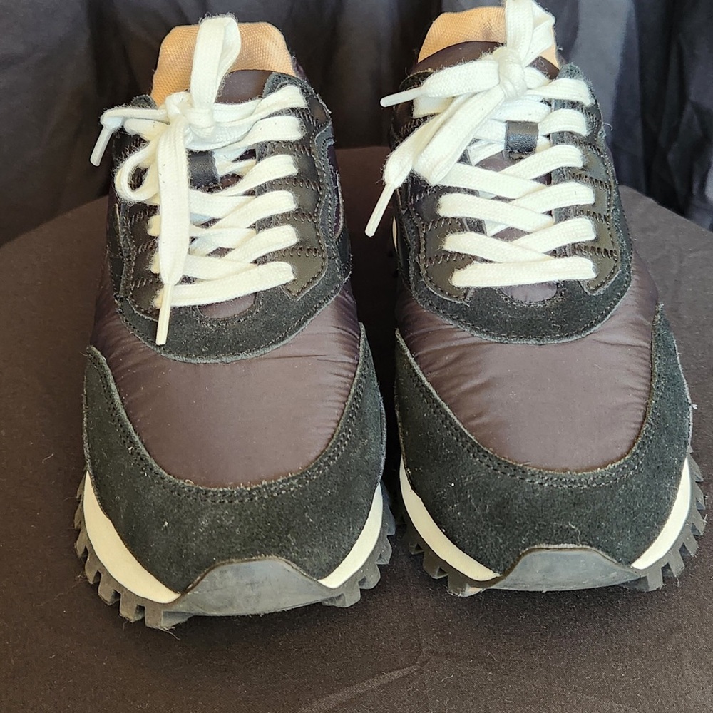 Blondo Kamari Water Resistant Sneakers - Picture 2 of 5